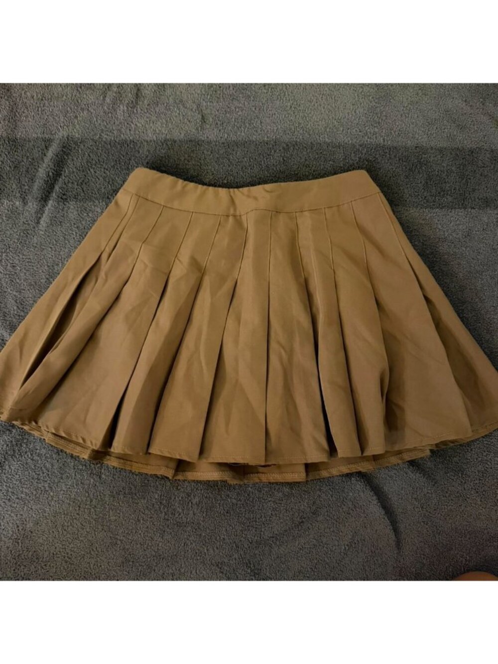 Tan pleated skirt with elastic waistband